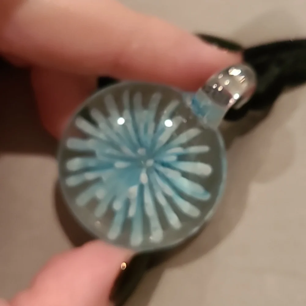 Ice blue burst glass puffy adjustable necklace - Picture 6 of 6